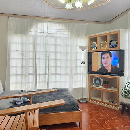 35 Amistad Guesthouse Baguio City Zewnętrze zdjęcie